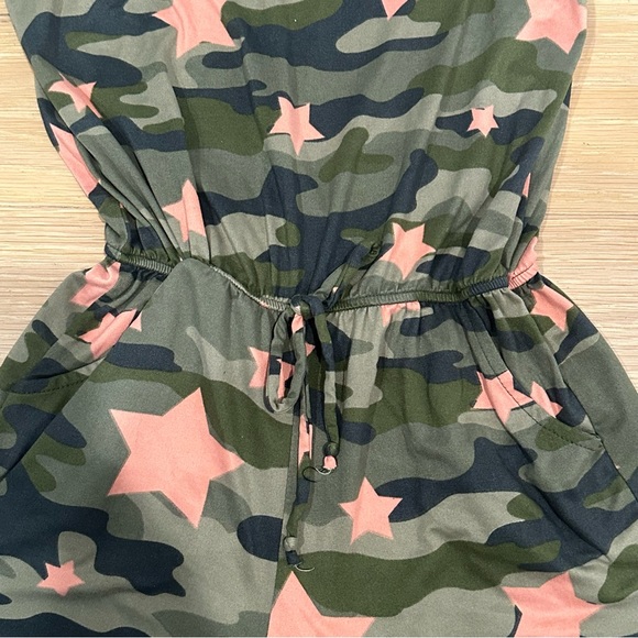 PIXIE LANE KIDS Sz 9/10 STAR/CAMOUFLAGE ONE PIECE ROMPER W DRAWSTRING GREAT COND - Picture 4 of 9